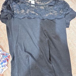 H&M black tee